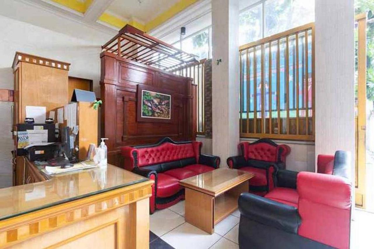 Homestay Gayatri Sawojajar Near Univ Negeri Malang Kampus 2 Mitra Reddoorz Exterior foto